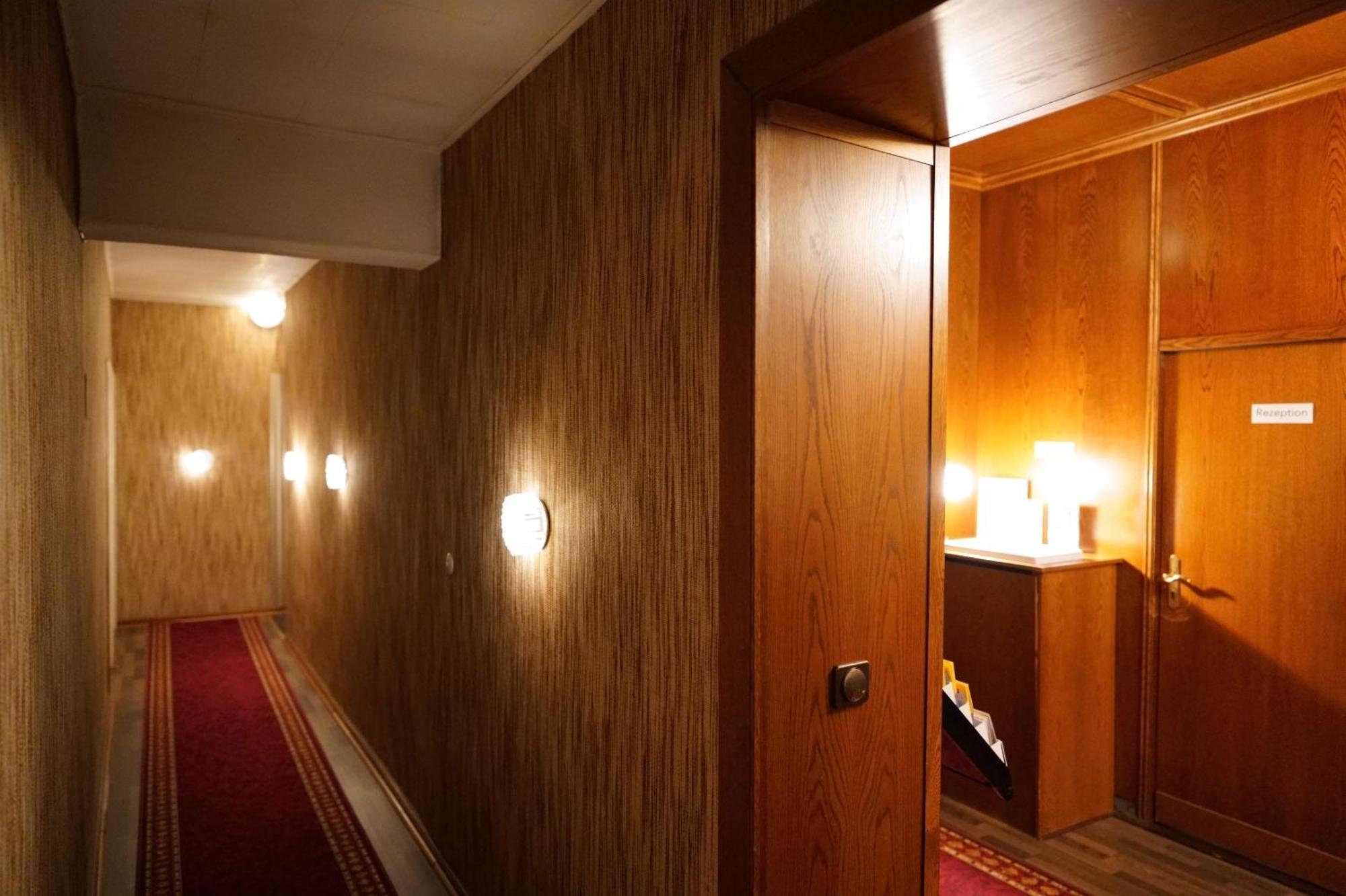 Hotel Pension Xantener Eck Berlin Exterior foto