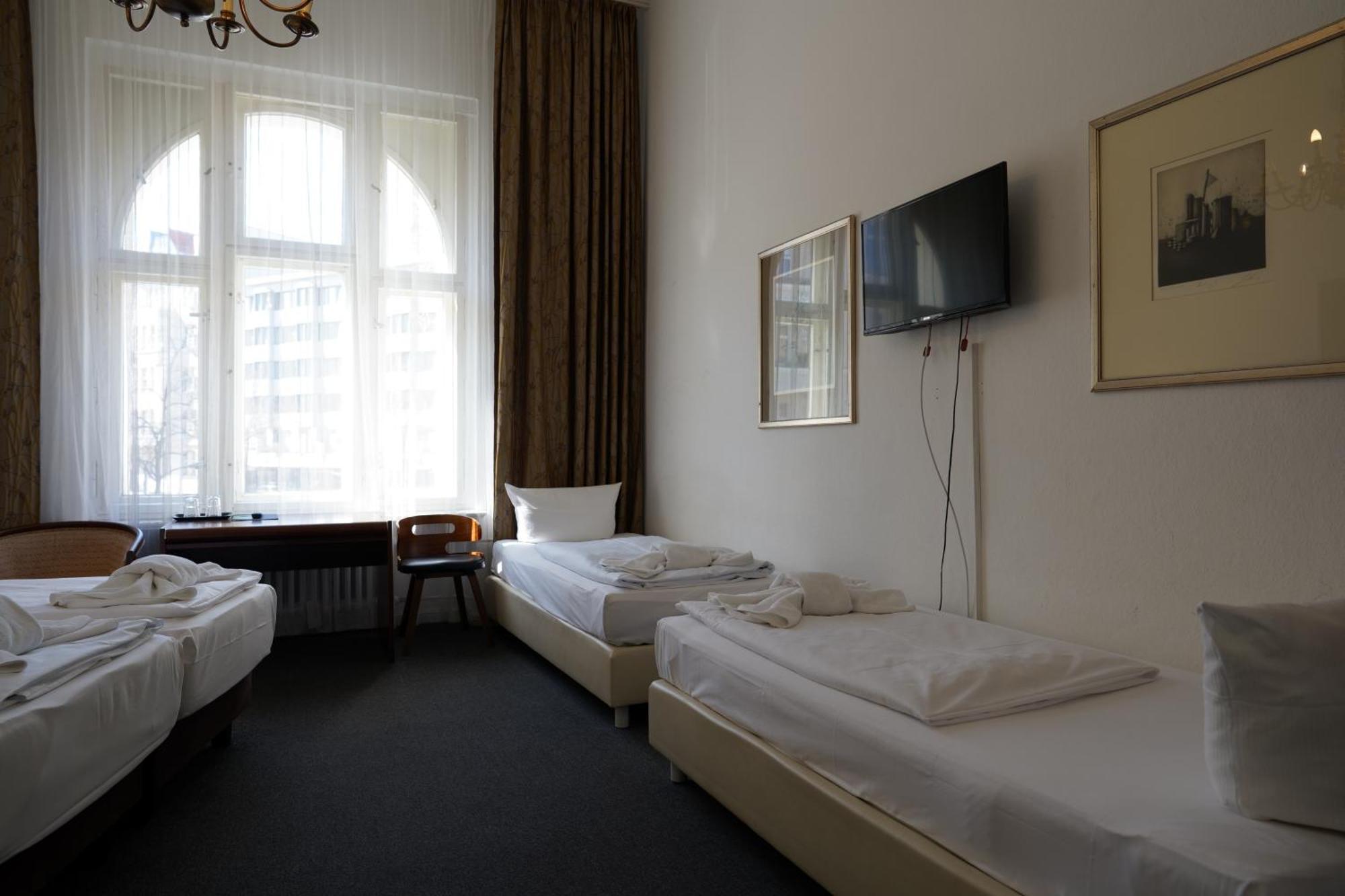 Hotel Pension Xantener Eck Berlin Exterior foto