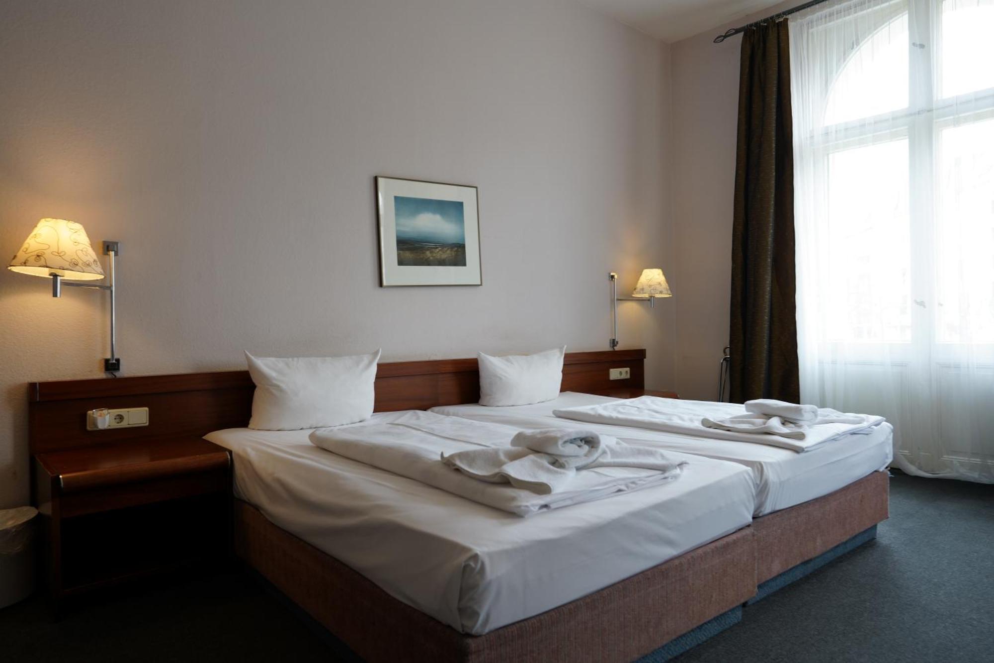 Hotel Pension Xantener Eck Berlin Exterior foto