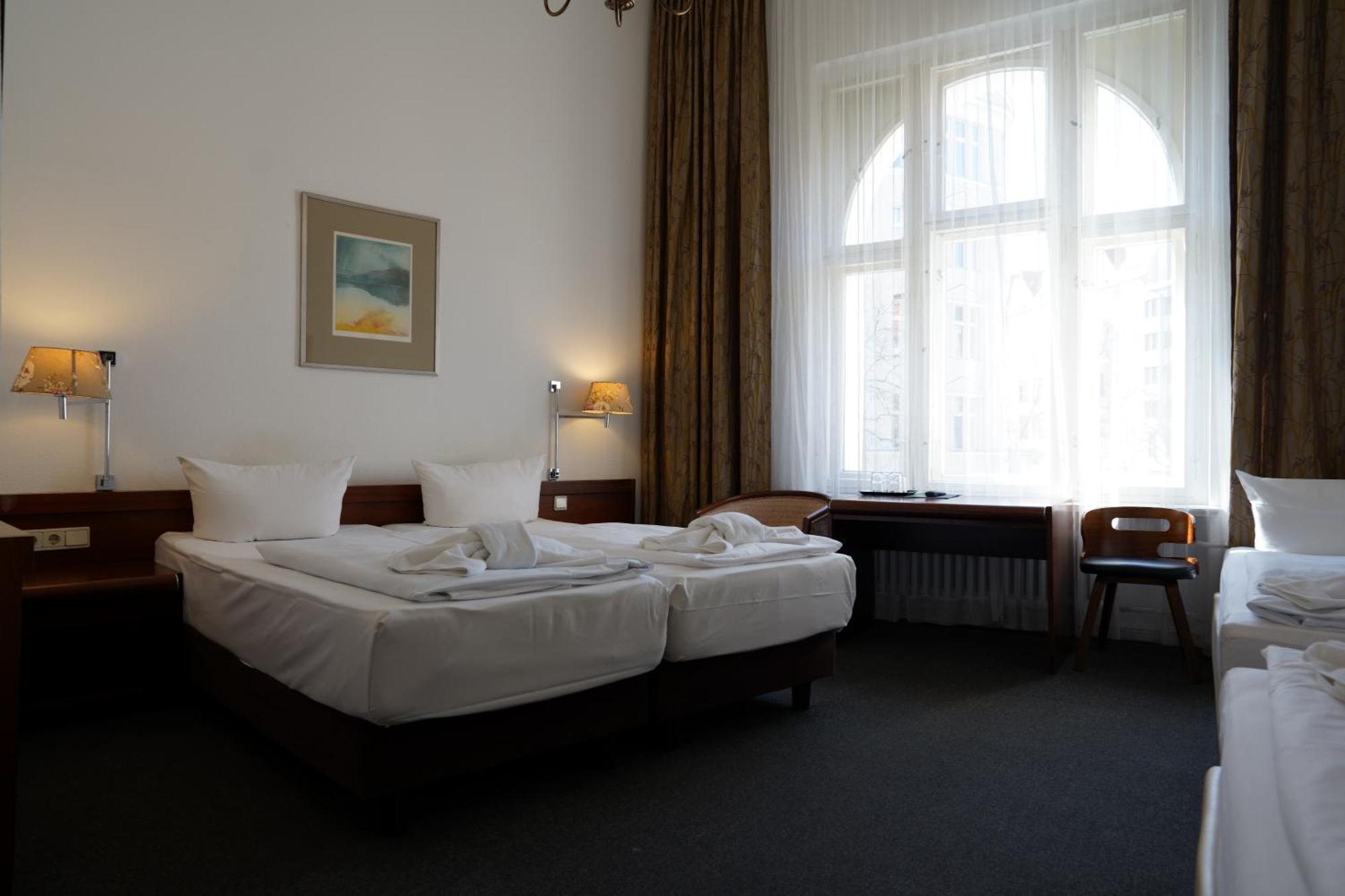 Hotel Pension Xantener Eck Berlin Exterior foto