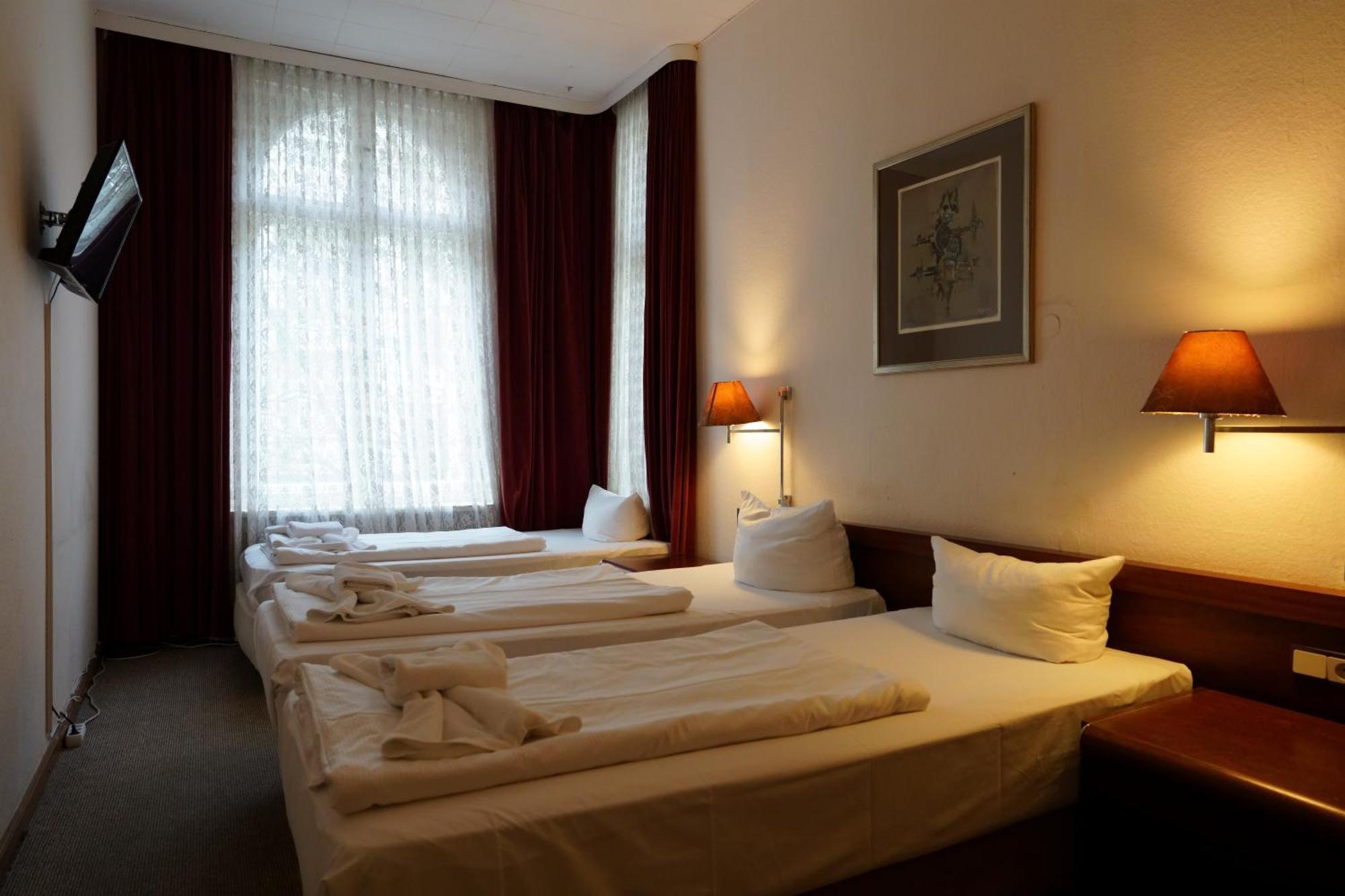 Hotel Pension Xantener Eck Berlin Exterior foto