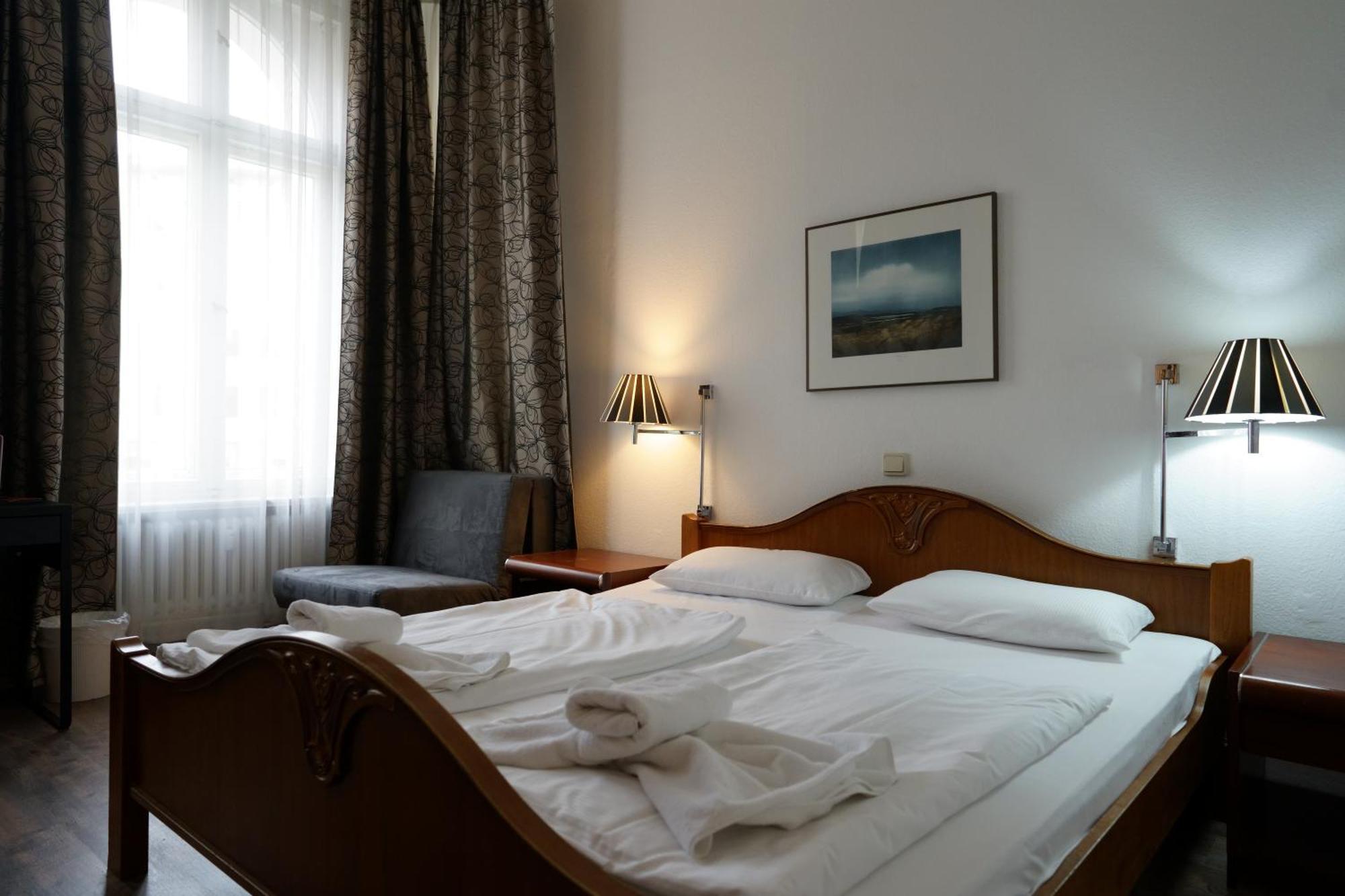 Hotel Pension Xantener Eck Berlin Exterior foto