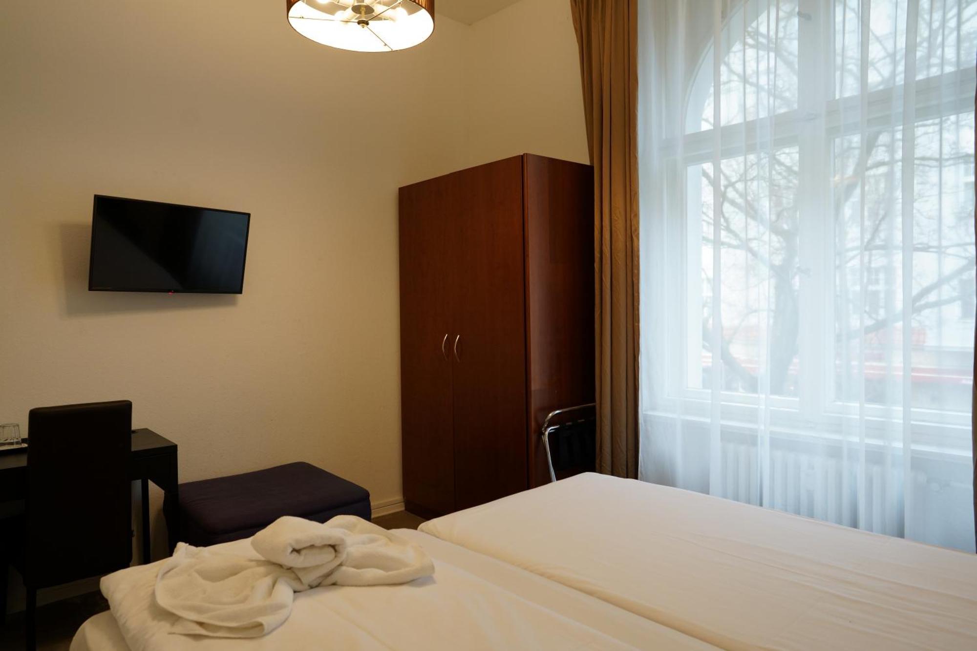 Hotel Pension Xantener Eck Berlin Exterior foto