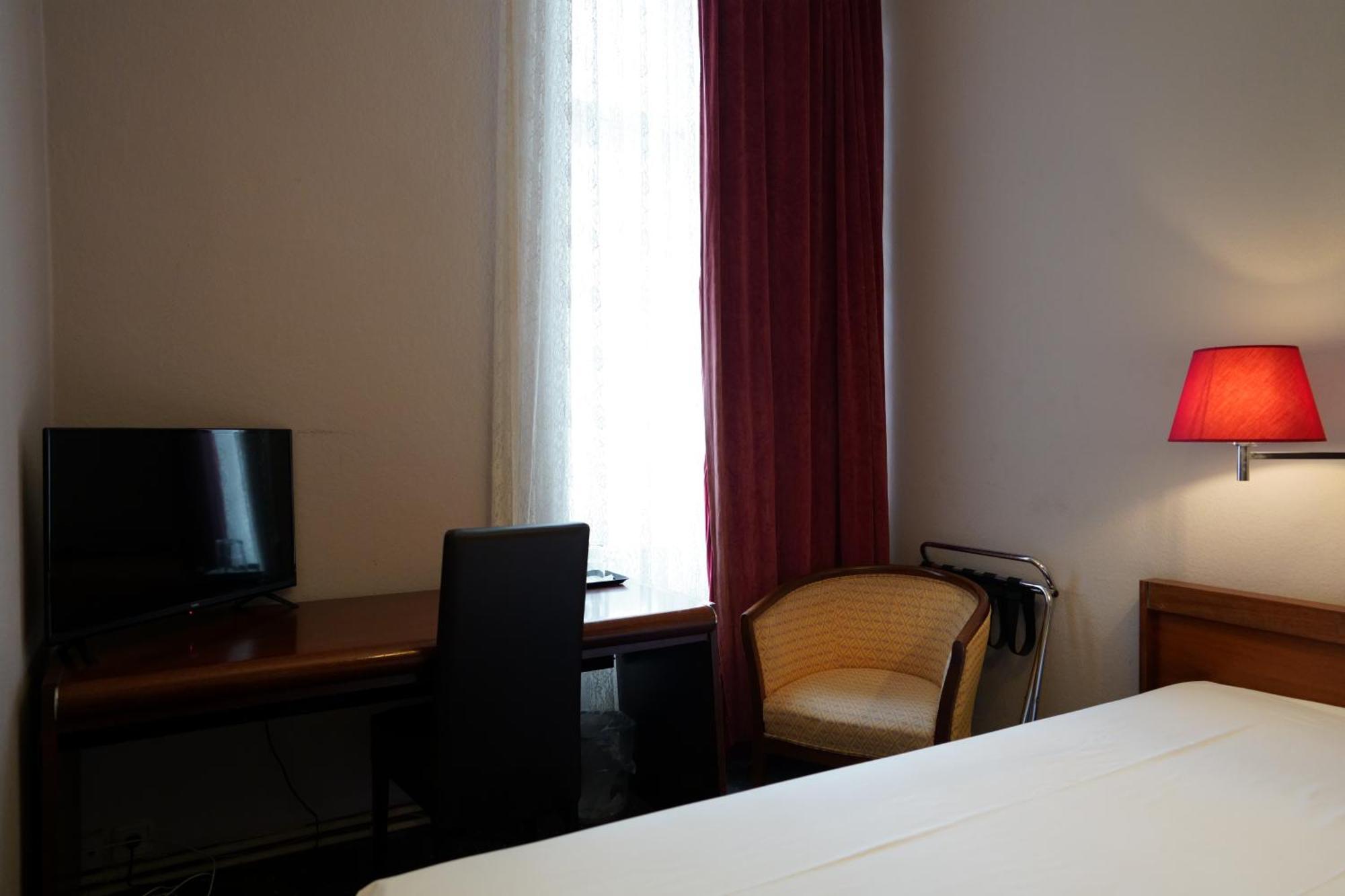 Hotel Pension Xantener Eck Berlin Exterior foto