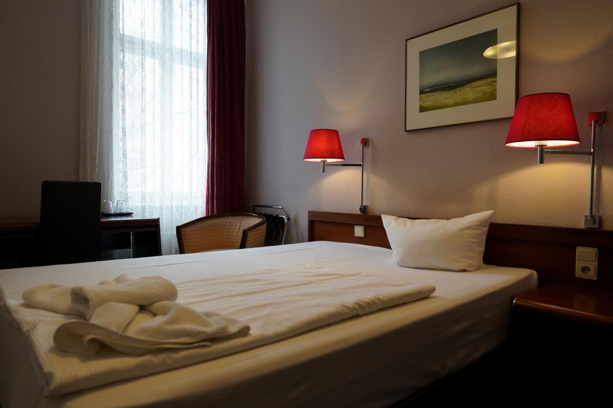 Hotel Pension Xantener Eck Berlin Exterior foto